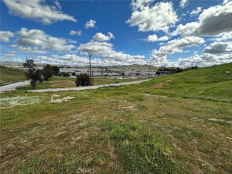 20 Strickland Ave, Lake Elsinore, CA 92530 MLS SW23049198 Zillow