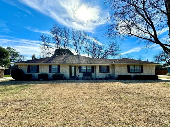 204 Kings Creek Dr, Terrell, TX 75161