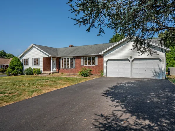 38 Blackstone Lane, East Hartford, CT 06108