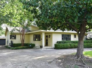 3920 Frontier Ln, Dallas, TX 75214