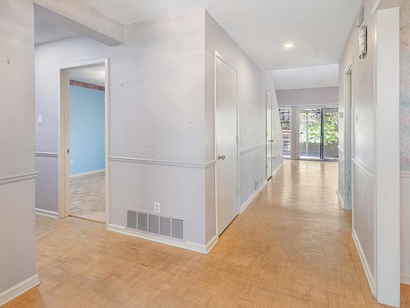 4th image of 5761 Barfield Cir #5761