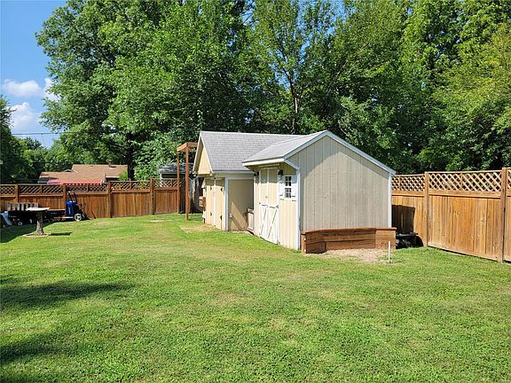 5th image of 228 W Haller Dr