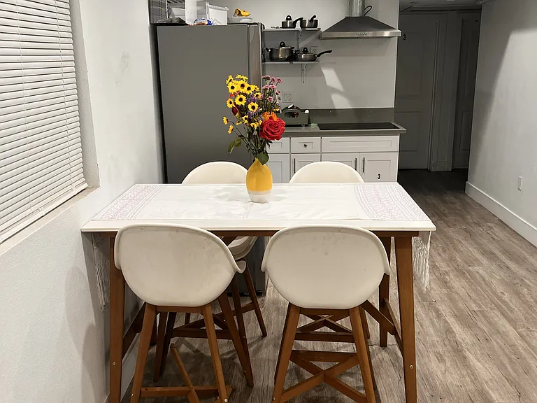1576 W 36th Pl #1576 — Photo 9