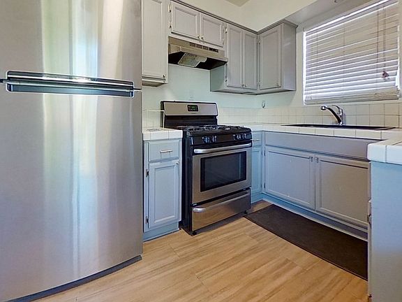 5th image of 2727 Phelps Ave
