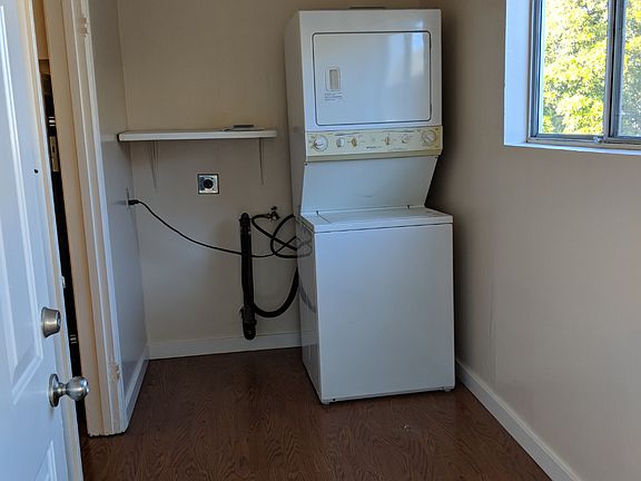 4th image of 127 Beresford Ave