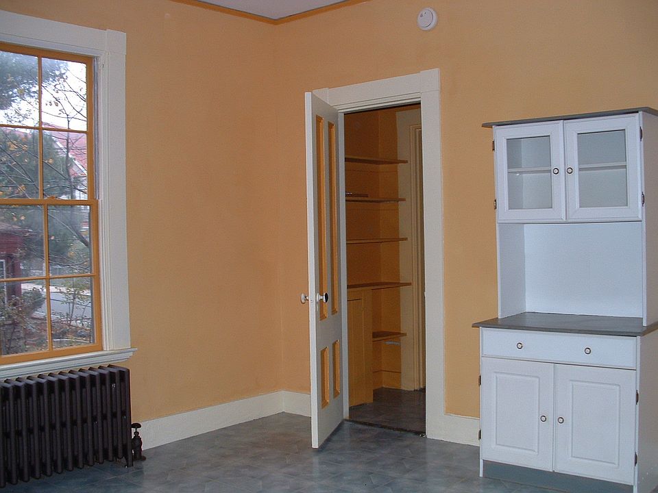 2nd image of 51 Thornton St