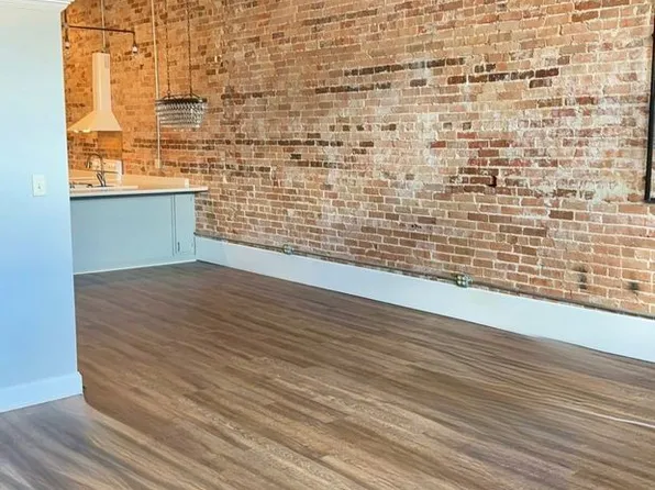 27 W Oak St, Mc Rae Helena, GA 31055