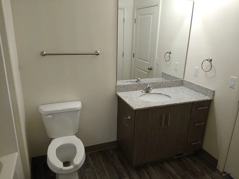 119 N 800 W — Photo 8