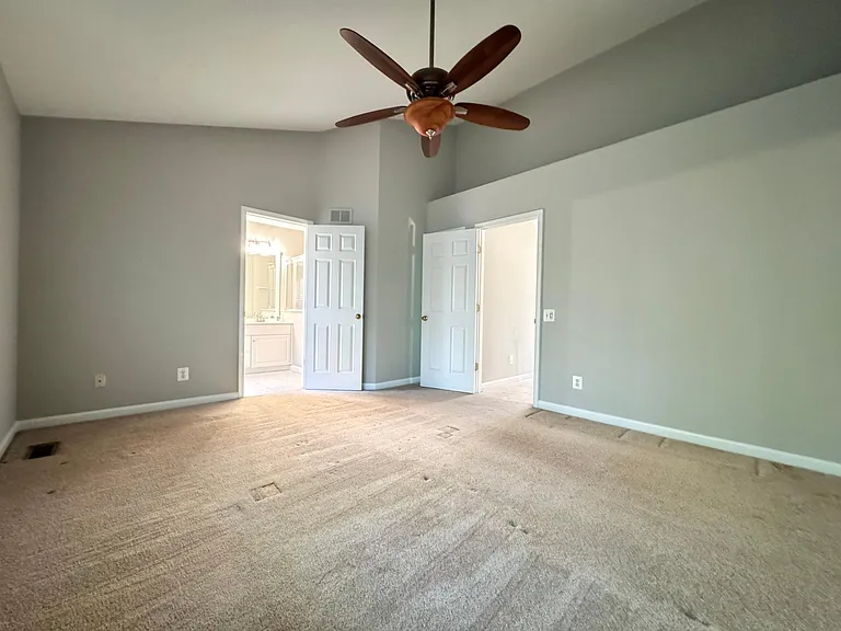 SPACIOUS MASTER SUITE