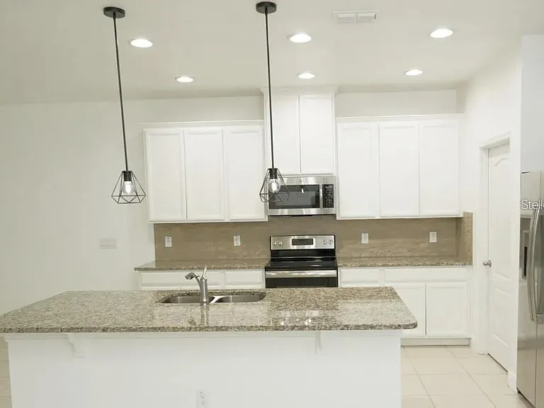 81 Mayo Ct — Photo 7