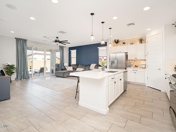 4th image of 2628 W HUNTINGTON Drive