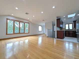 29-07 201st St FLOOR 2, Bayside, NY 11360