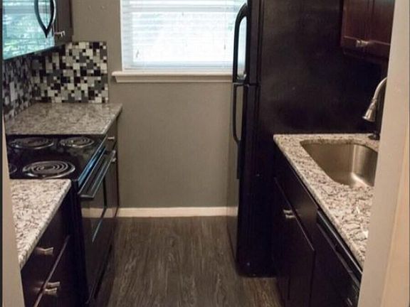 3rd image of 5414 Reiger Ave #11