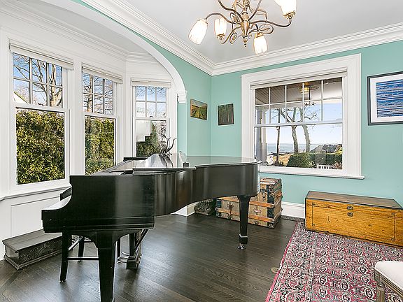 3rd image of 108 Park Ave
