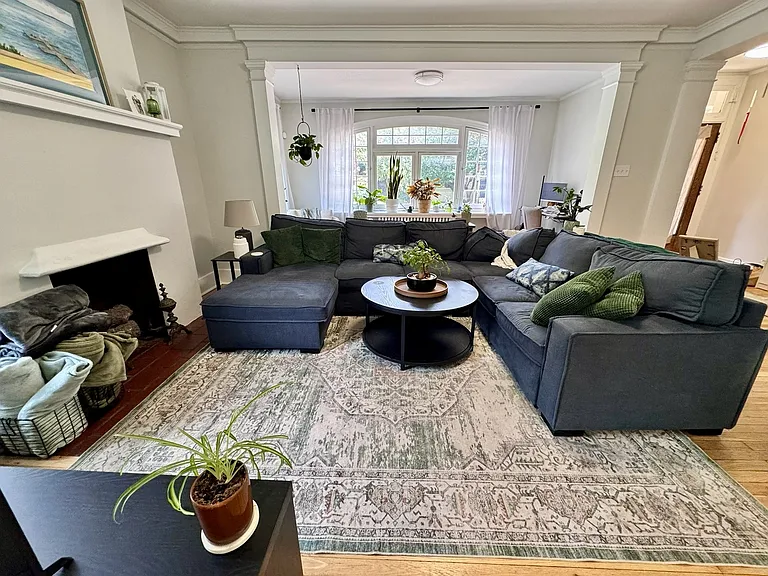 517 Saint James Pl #517 — Photo 4