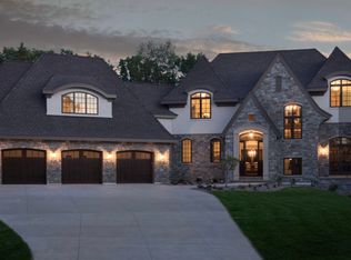 5209 Lochloy Dr, Edina, MN 55436