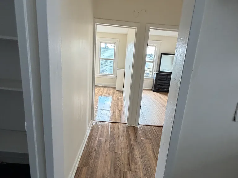 326-28 Amherst St #2L — Photo 5