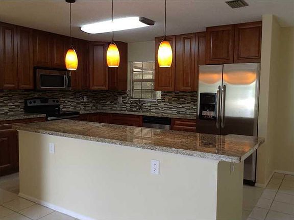 3rd image of 1502 SE Arenson Ln