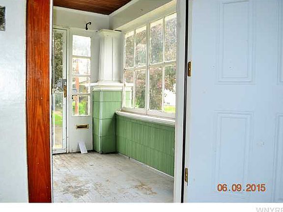 2nd image of 219 Hutchinson Ave