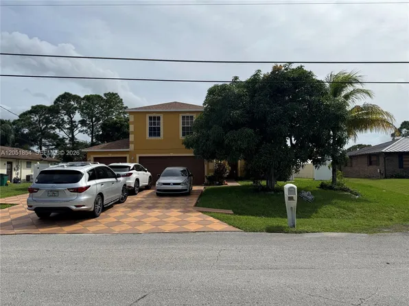 402 SE Crosspoint Dr, Port Saint Lucie, FL 34983