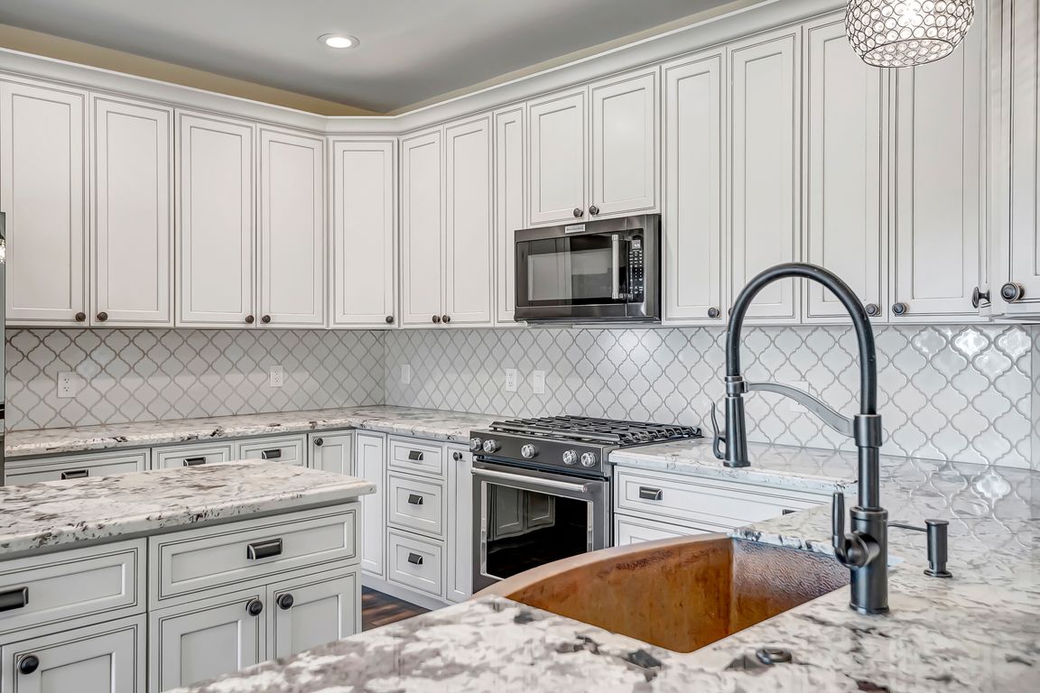 next background image