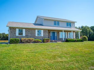 15685 Oakdale Blacktop Rd, Nashville, IL 62263