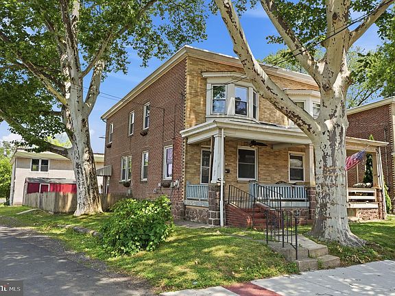 3rd image of 107 E Main St