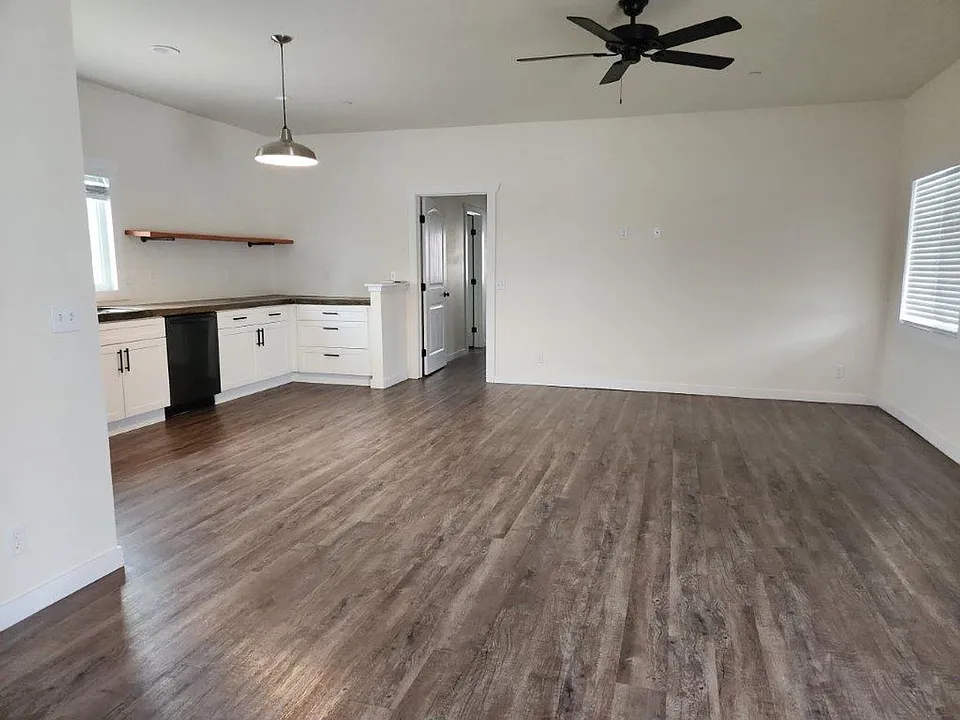 6658 National Park Dr