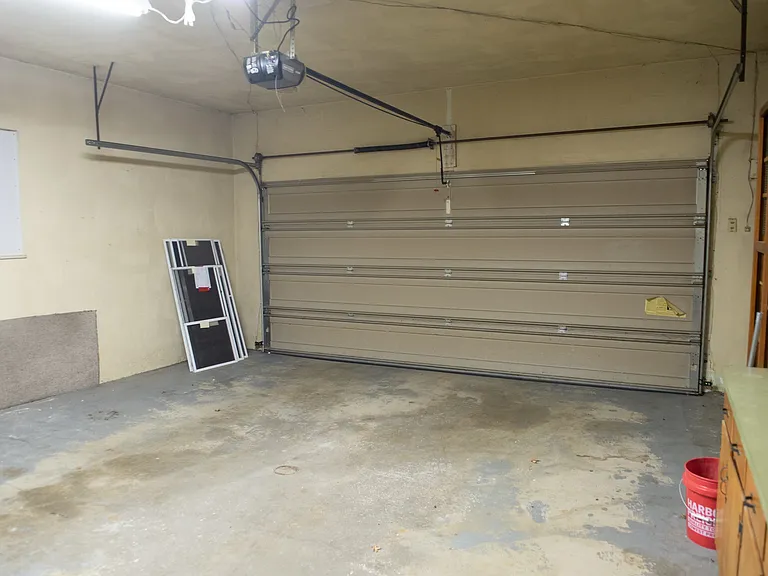 2066 Bradley Rd — Photo 32
