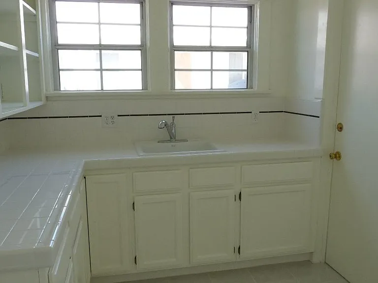 766 Coronado Ave — Photo 10