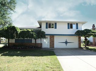 6519 Hamden Rd, Parma Heights, OH 44130