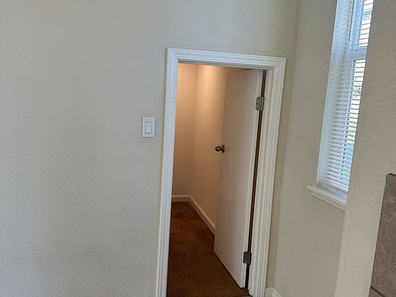 5th image of 42 Belle Harbor Cir