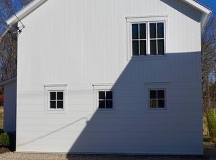 4 Hemlock Rd, Roxbury, CT 06783