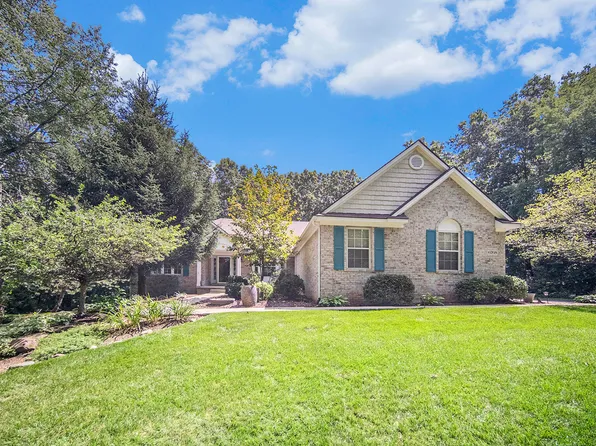 6768 Woodvine Dr, Chelsea, MI 48118