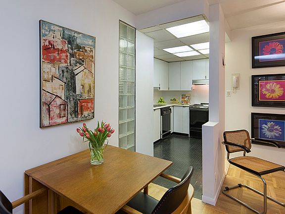 2nd image of 30 W 60th St APT 4D