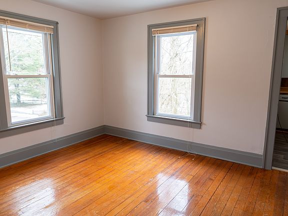 5th image of 763 1/2 Alden St Floor 2