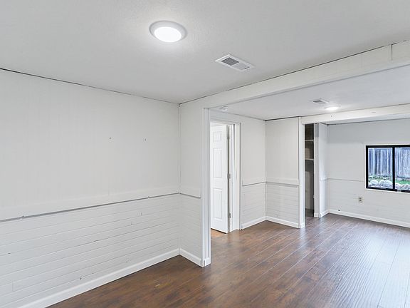 4th image of 4917 N Driscoll Blvd