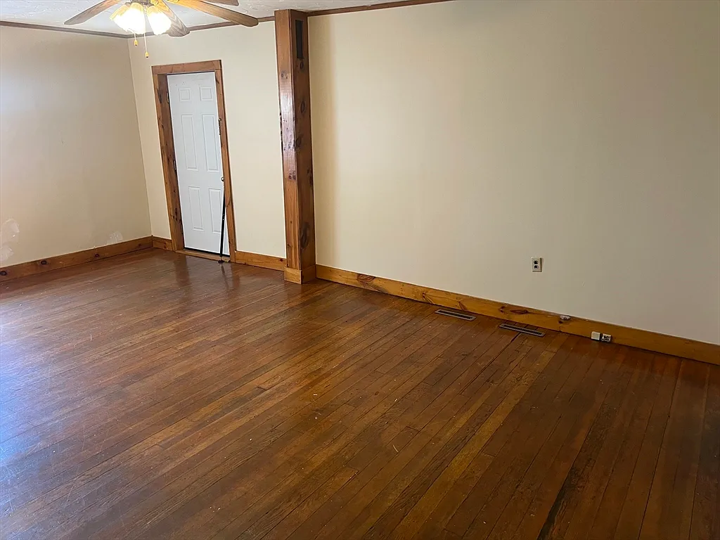 2 bed, 1.0 bath, 750 sqft, $2,350 — Photo 4