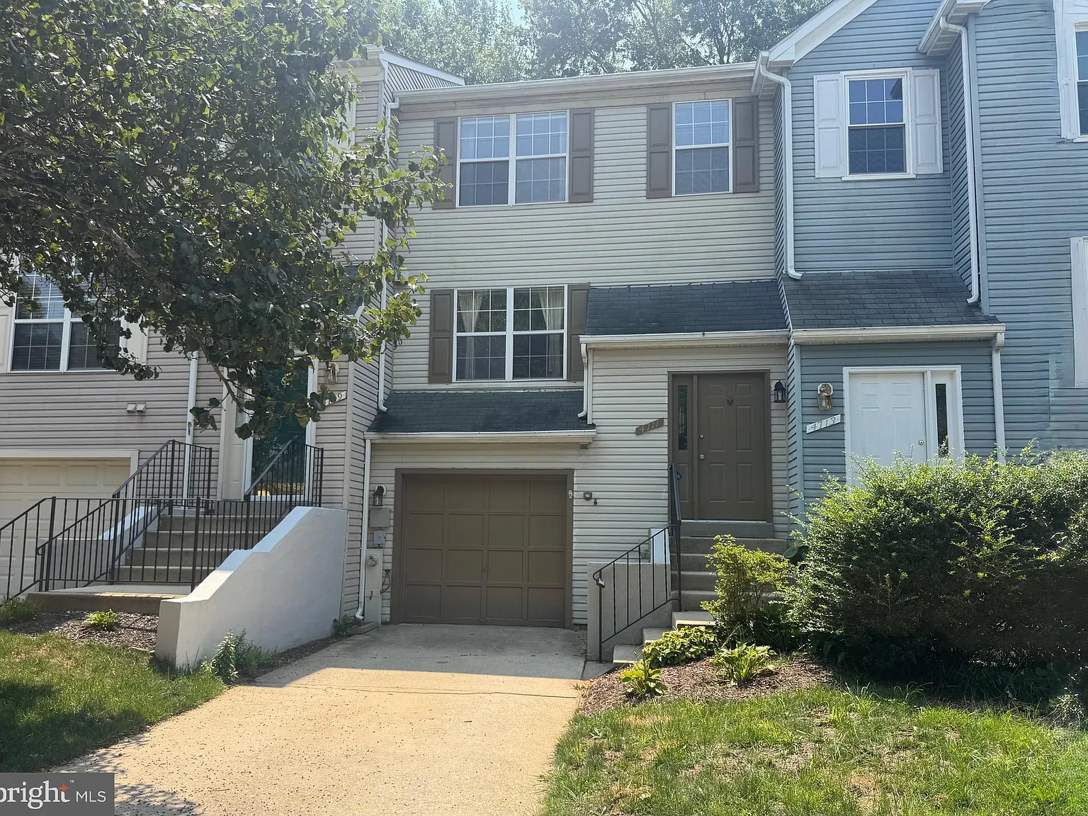 3 bed, 3.5 bath, 1840 sqft, $2,950 — Photo 1