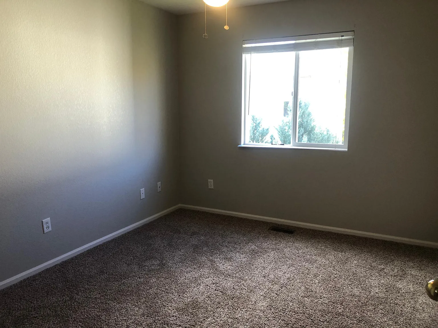3 bed, 1410 sqft, $2,200 — Photo 3