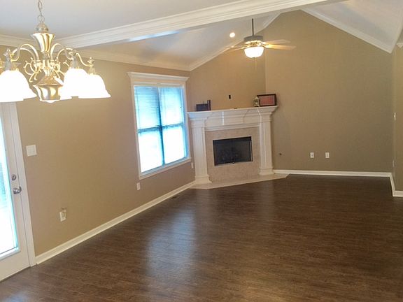 5th image of 49 Emerald Dr