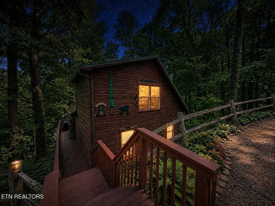 1st image of 1031 Elm Cir