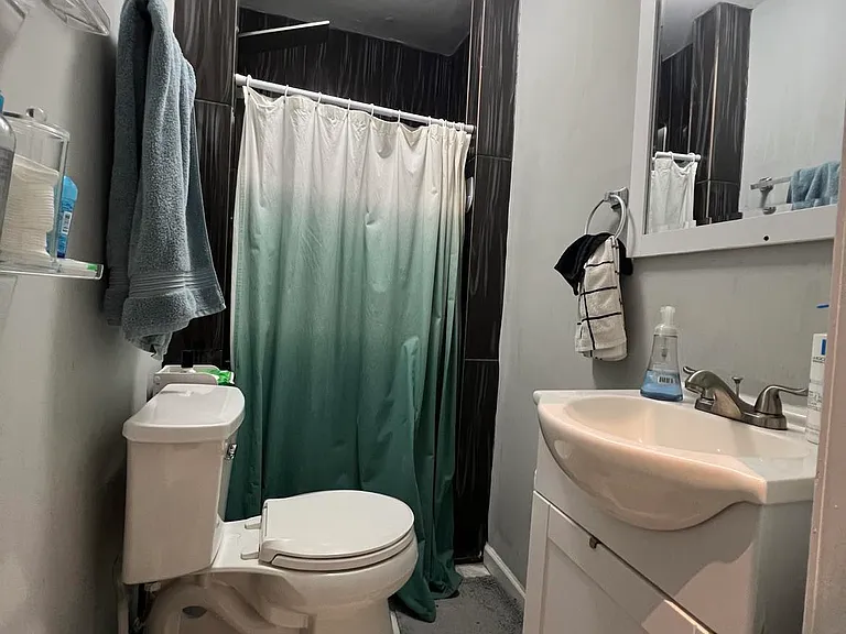 1713 W Oxford St #1F — Photo 5