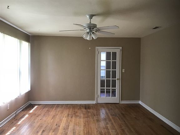 3rd image of 2306 W Tennessee St