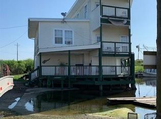 267 Martin Ln, Port Sulphur, LA 70083