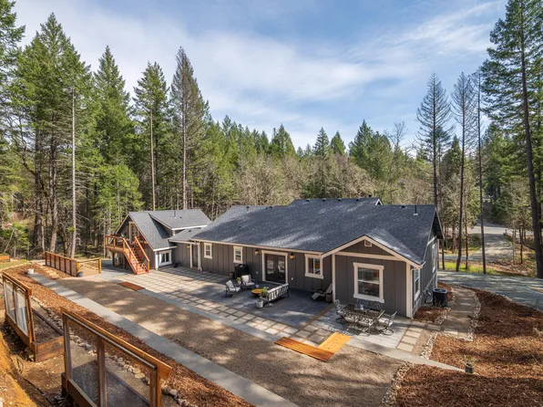 322 Round Prairie Rd, Wilderville, OR 97543