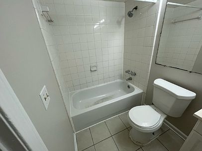5th image of 803 Meadowbrook Dr #A