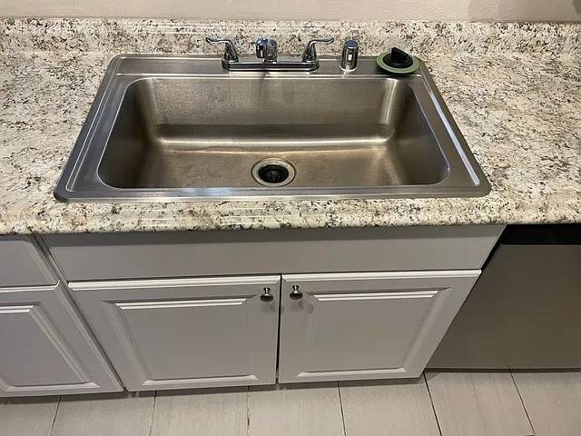 2 bed, 750 sqft, $1,700 — Photo 3