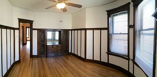 2nd image of 1489 N Farwell Ave APT I