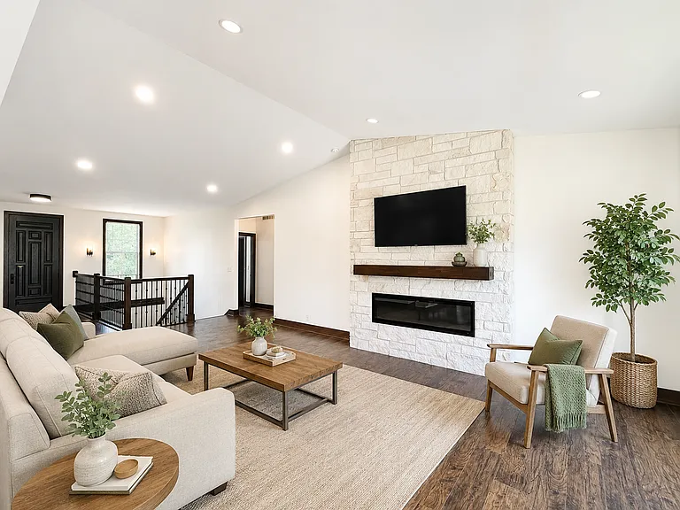 2961 Valley Stream Dr — Photo 6